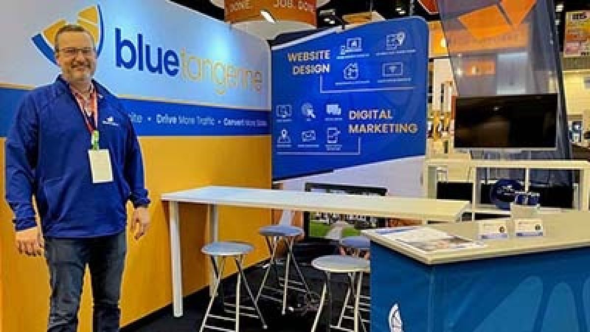 blue tangerine booth at ibs